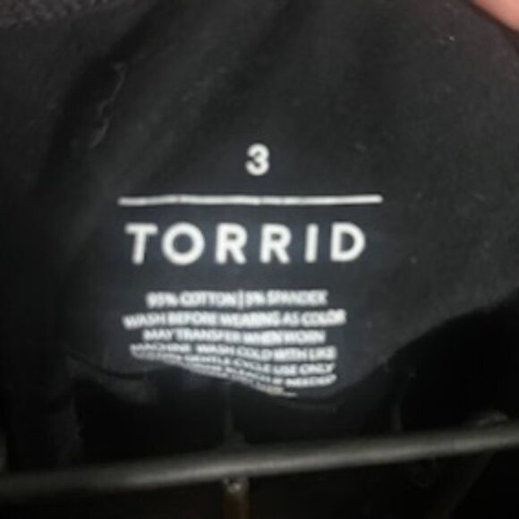 Torrid off the shoulder blouse (black) - Picture 2 of 2